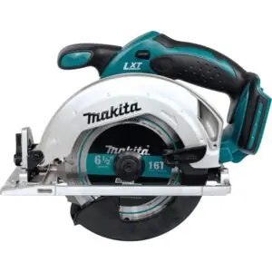 מסור עגול נטען ½ 6 18V מקיטה Makita DSS611 / XSS02 דגם הכי פופולרי בקטגוריה נועד לעבודת עץ ממושכת עם כניסה לזוויות מבוקרות ועומק מחיר