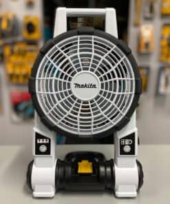 מאוורר נטען מבית מקיטה MAKITA מתקפל בעל טיימר עם שלושה מצבי רוח דגם לבן  DCF201ZW ייעודי לעבודה ממושכת בקושי צורך סוללה מחיר