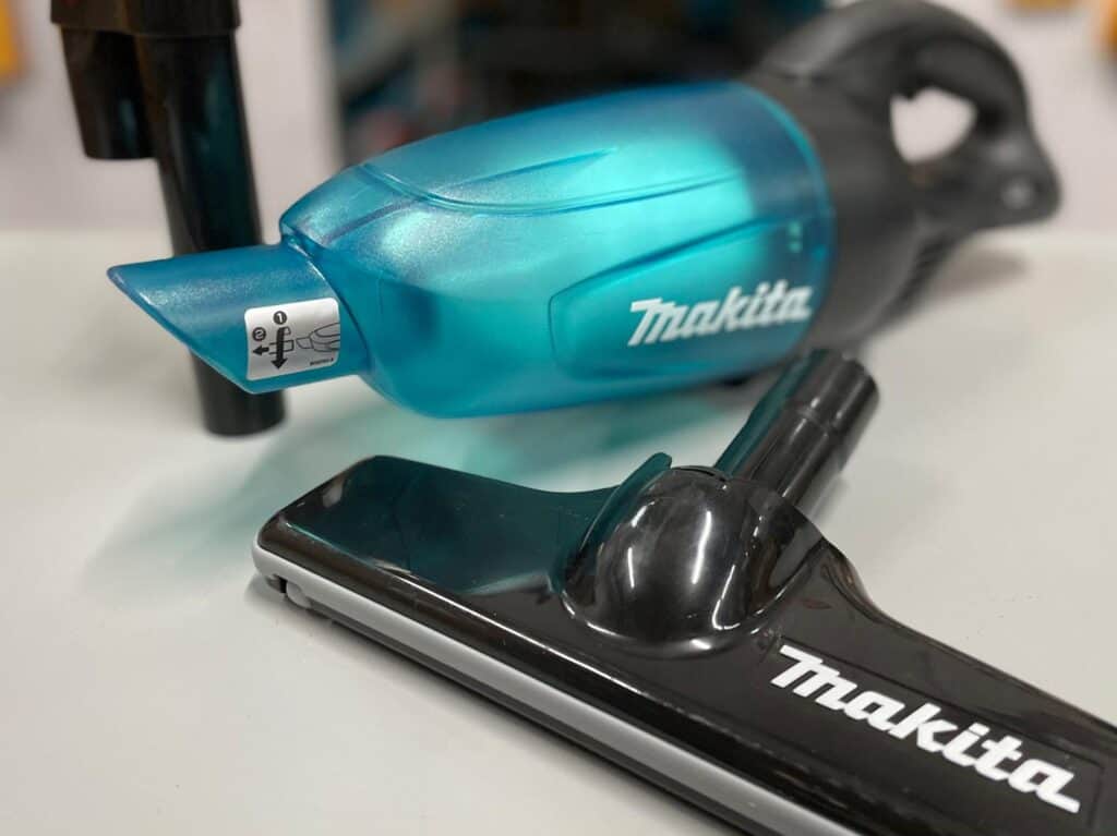 שואב אבק נטען 18V Makita דגם XLC02 / DCL180 סדרה שחורה