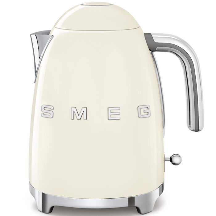 קומקום חשמלי בעיצוב רטרו מבית SMEG סמג דגם KLF03CREU צבע קרם